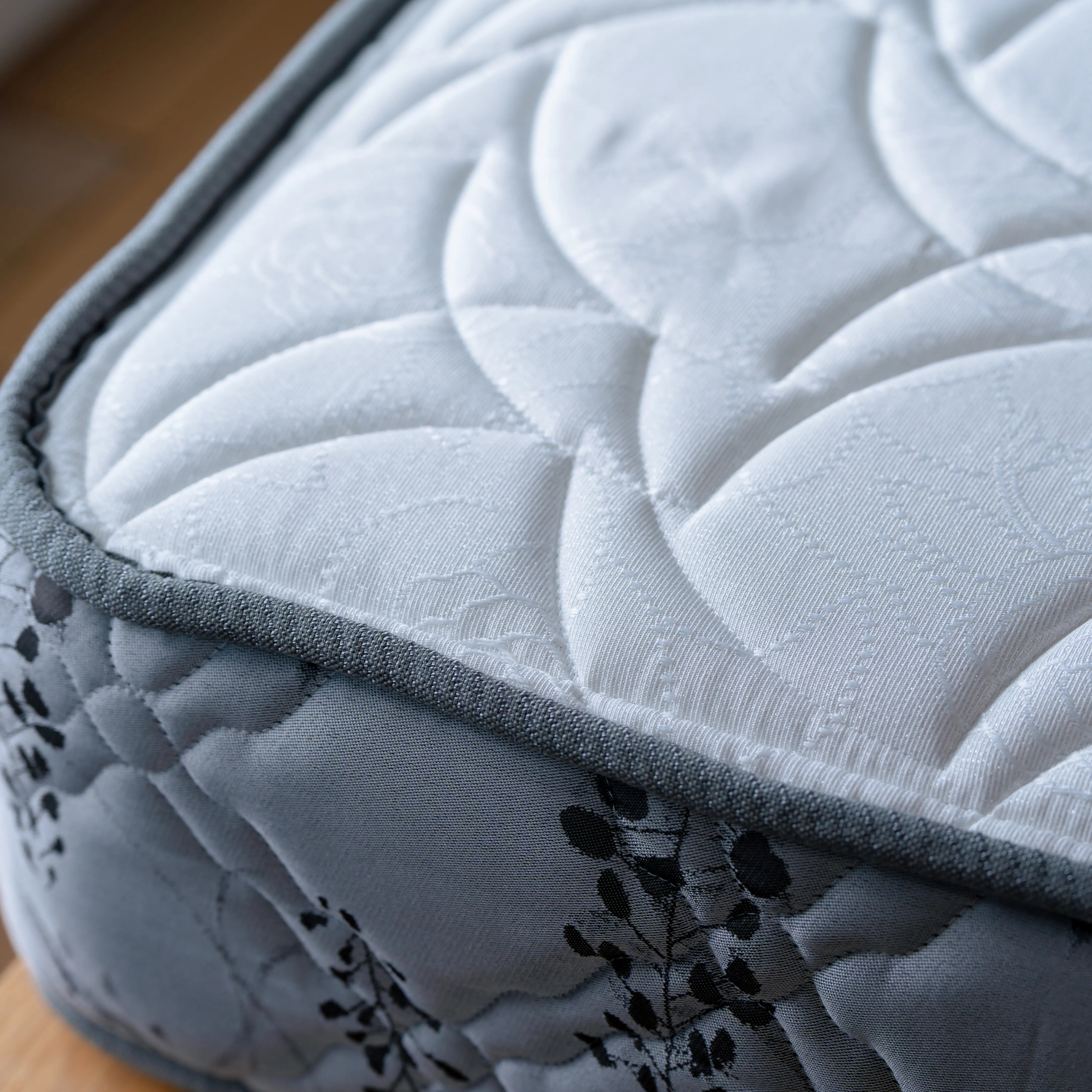 プラチナスリープ マットレス（足利銘仙柄デザイン）