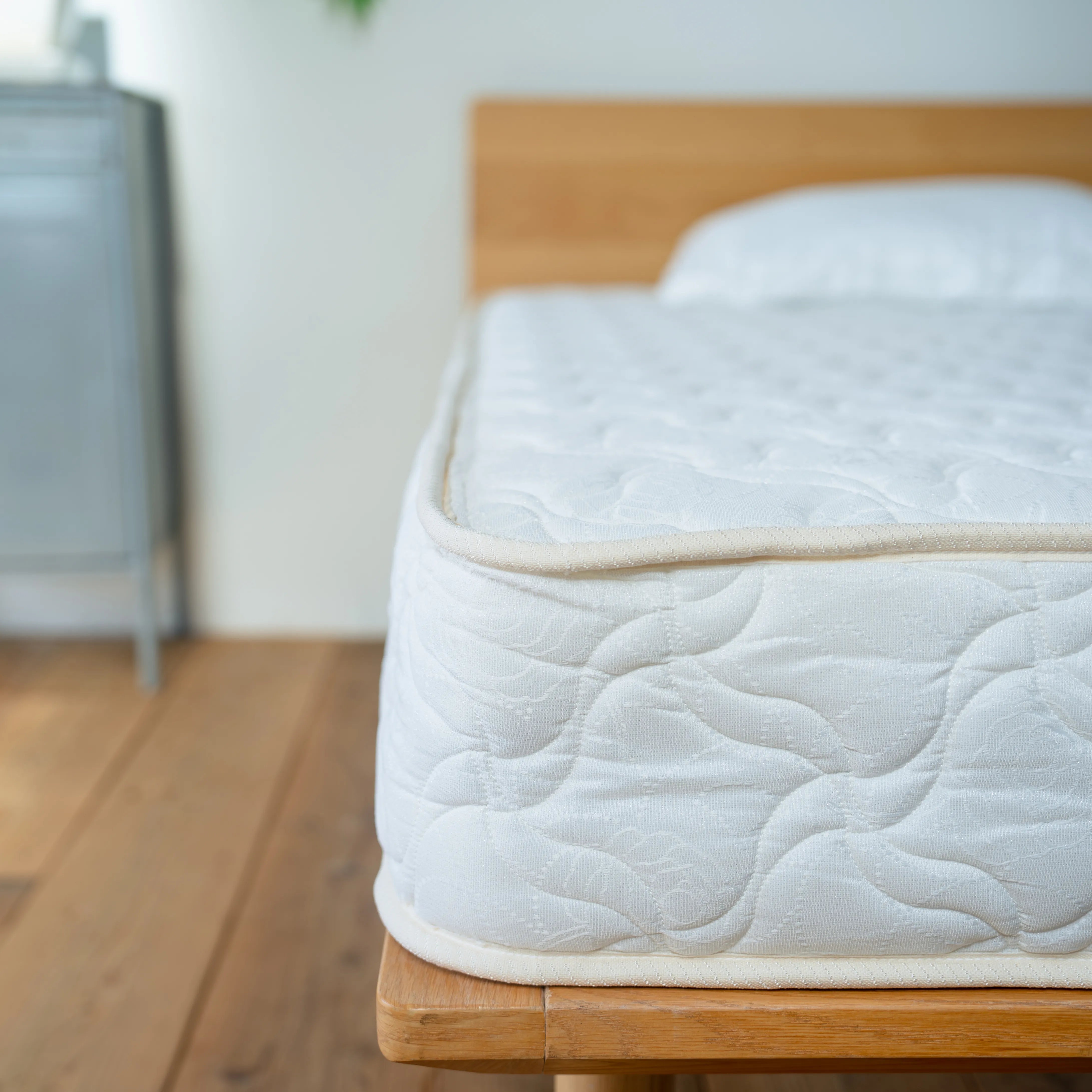 【お値下げ】シングルマットレス シルバー マットレス シングル 高反発マットレス ベッドマット 3つ折り